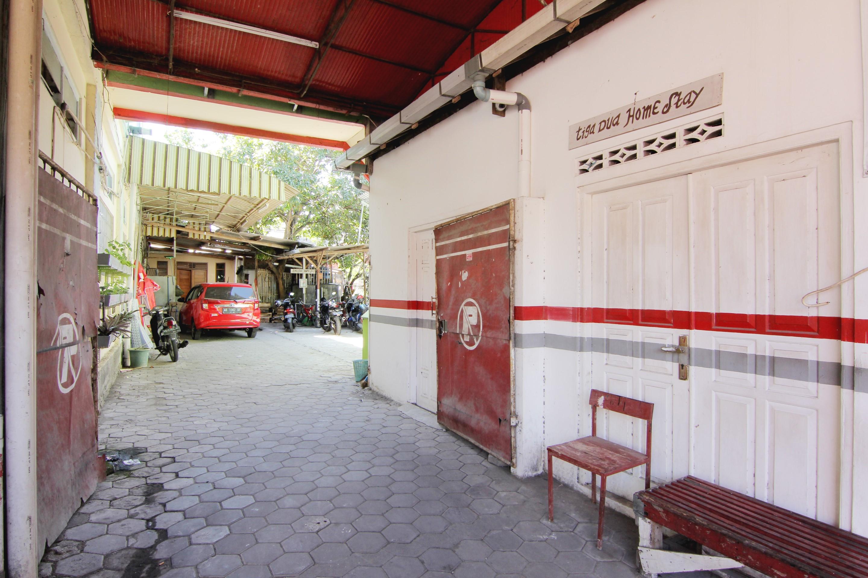 Tiga Dua Homestay Yogyakarta Bagian luar foto