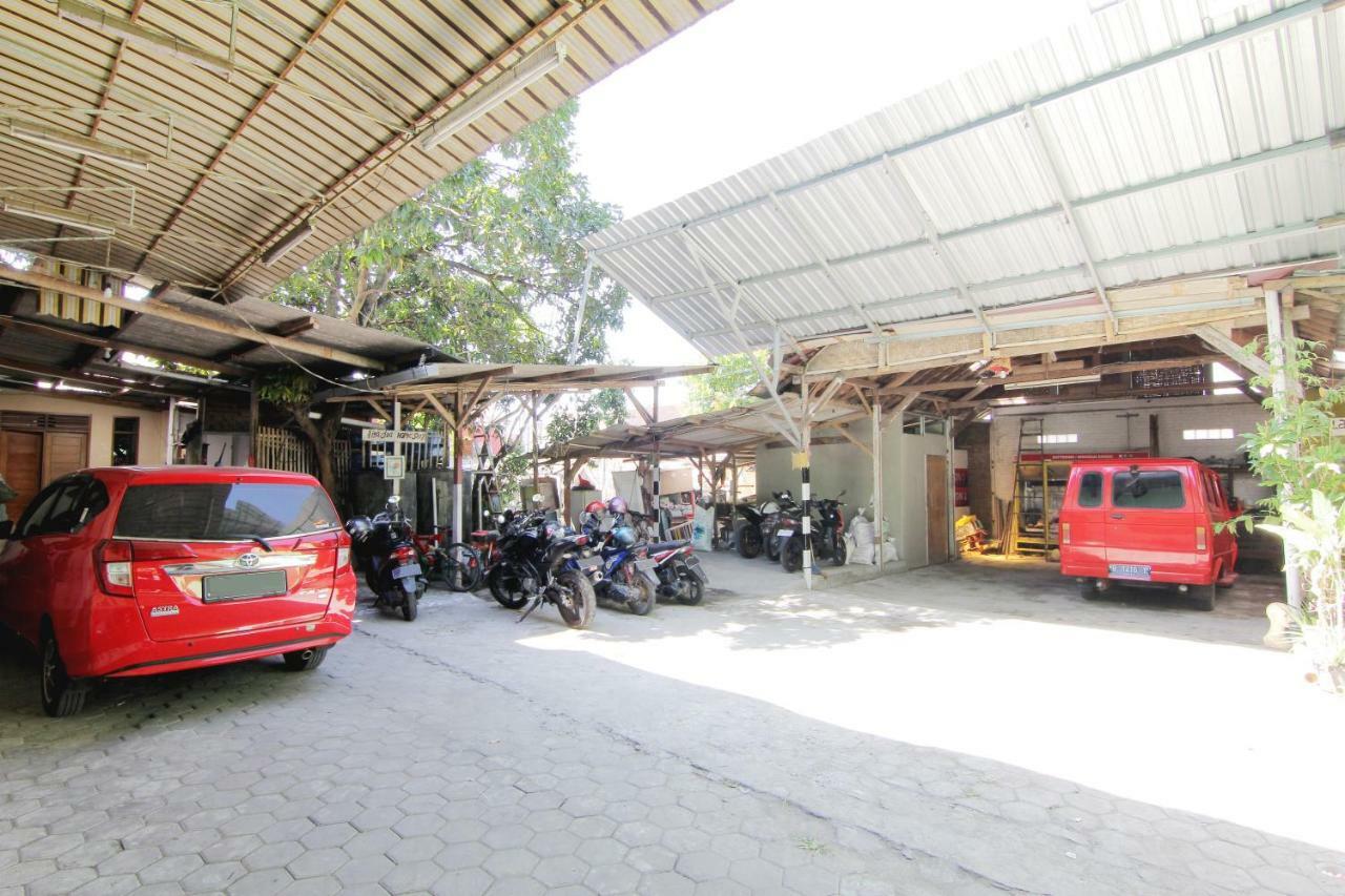 Tiga Dua Homestay Yogyakarta Bagian luar foto